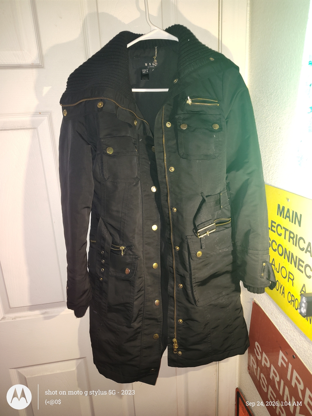 Black Military-Style Men's Field Coat with Utility Pockets